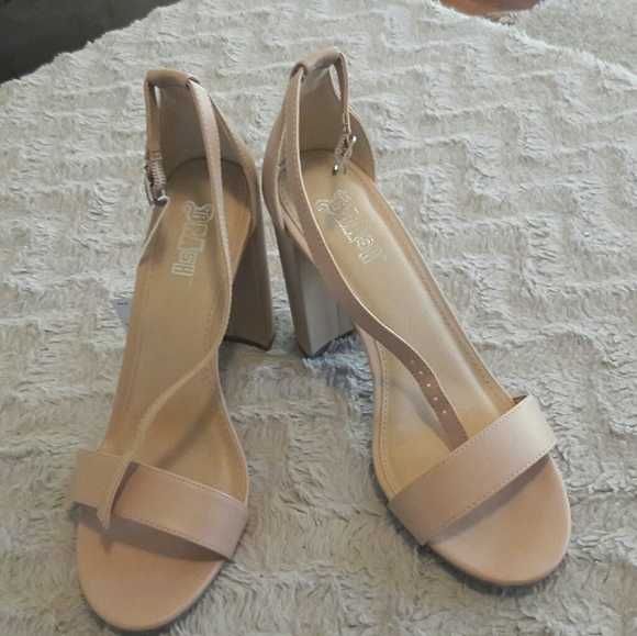 Heels - Picture 5 of 6